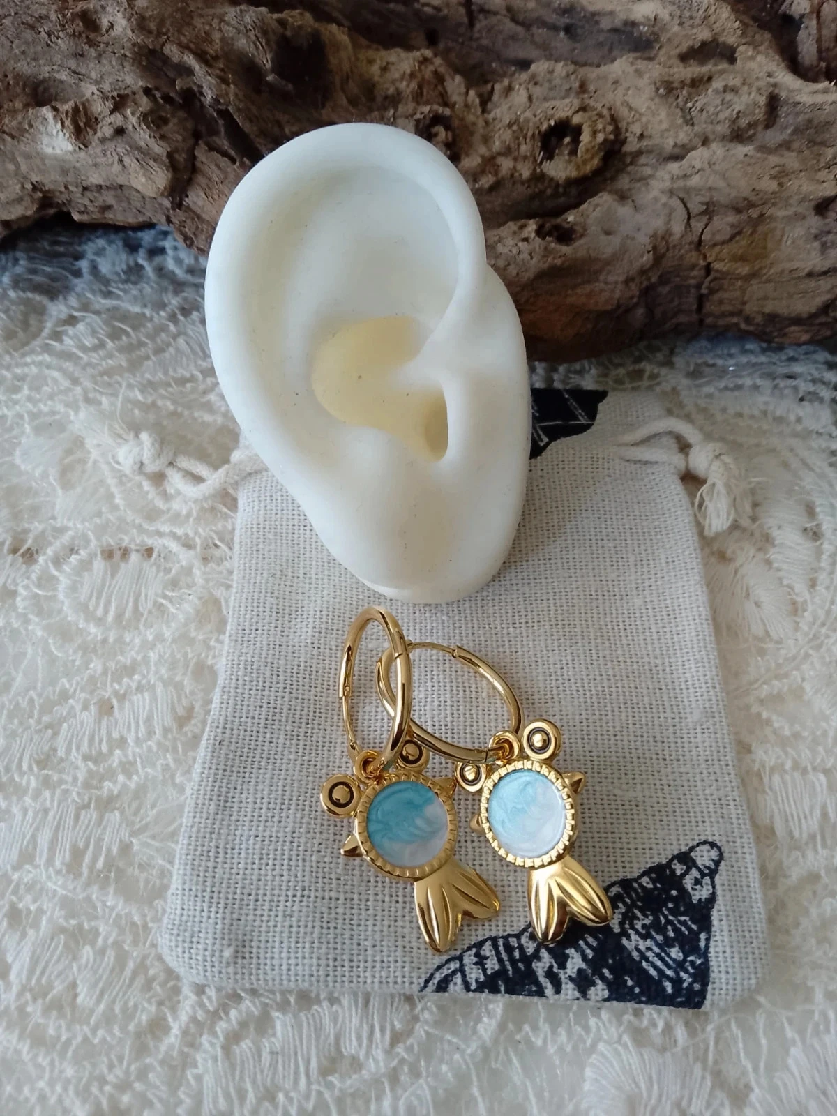 Boucles d'oreilles créoles bohèmes poisson dorés – photo 2